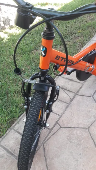 Bicicleta infantil B'TWIN naranja sin estrenar