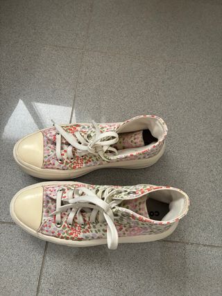 Zapatillas Converse plataforma floral