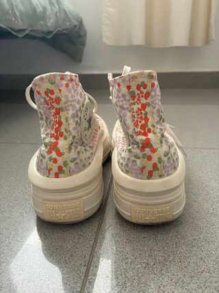 Zapatillas Converse plataforma floral