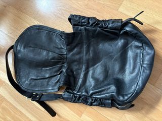 Bolso de cuero negro