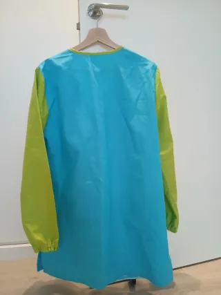 Bata de maestra infantil con animales