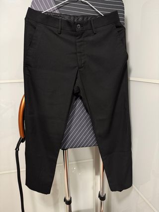 Pantalón de traje Zara. Cropped. Hombre. Talla 38.