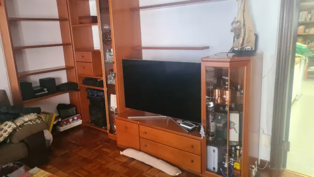 Mueble de salón cerezo con vitrinas