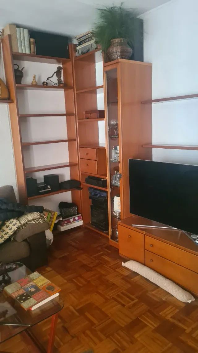 Mueble de salón cerezo con vitrinas