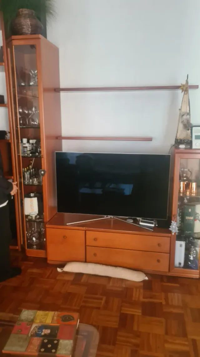 Mueble de salón cerezo con vitrinas