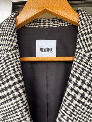 Traje de chaqueta y falda. Moschino