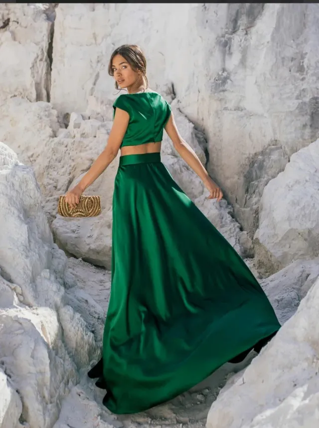 Falda larga verde de crepe