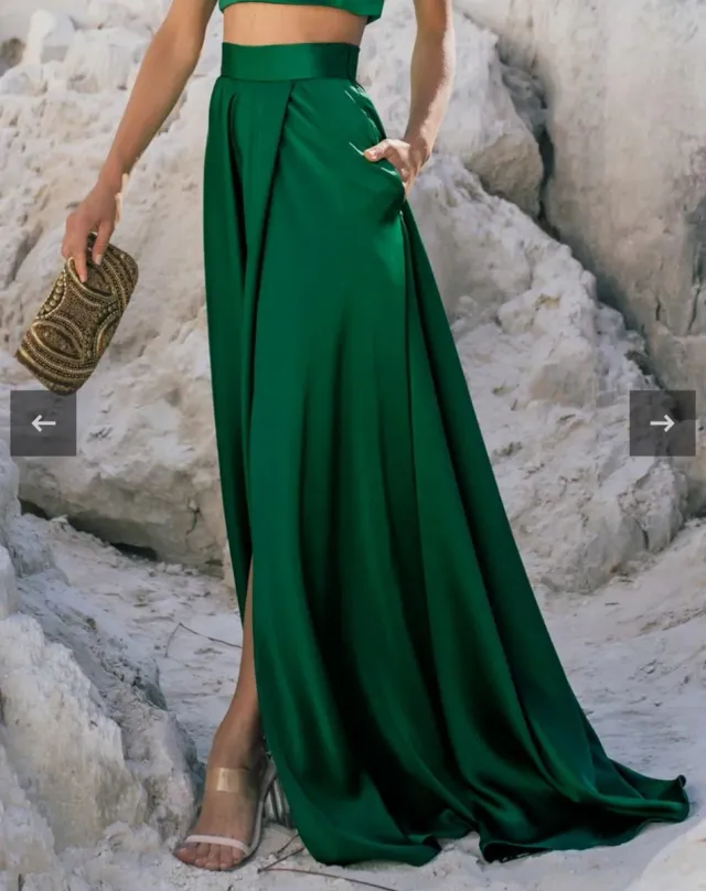 Falda larga verde de crepe