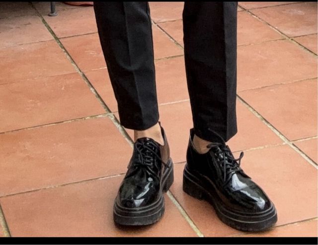 Zapatos charol negros suela gruesa talla 38