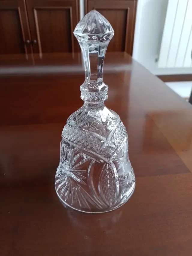 Campana de cristal decorativa