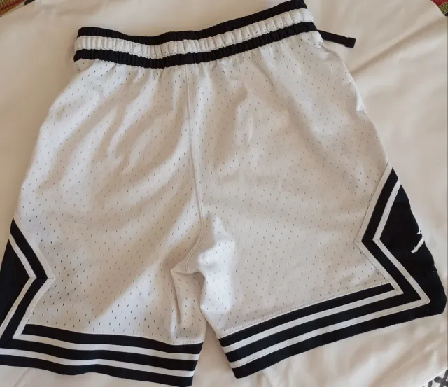 Pantalones Jordan Blancos y Negros