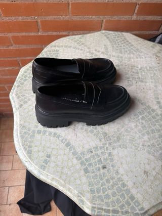 Mocasines negros polipiel suela gorda