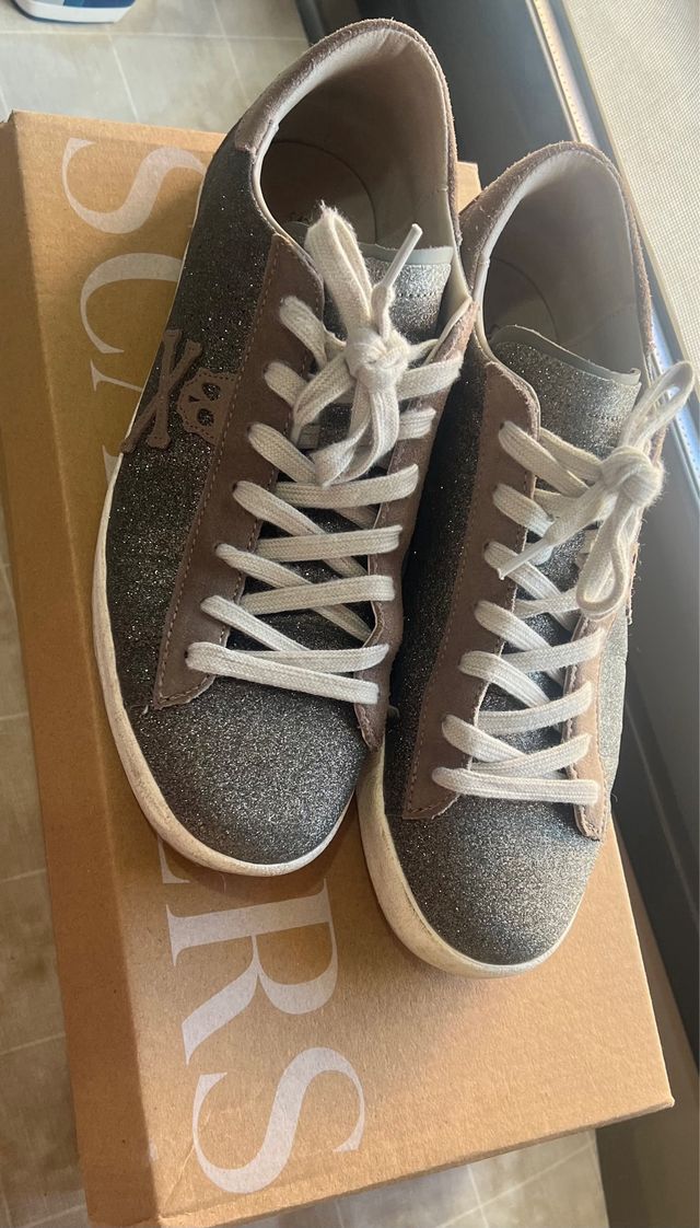 Zapatillas Scalpers Glitter Calavera Marrón/Plata