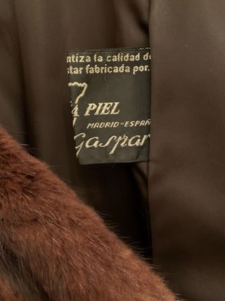 Abrigo de piel marrón