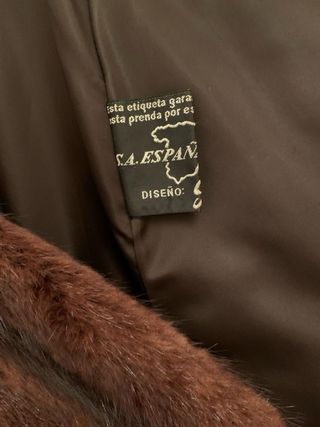 Abrigo de piel marrón