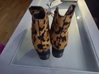 Botines de señora con estampado de leopardo