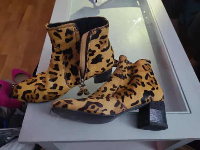 Botines de señora con estampado de leopardo