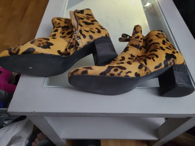 Botines de señora con estampado de leopardo