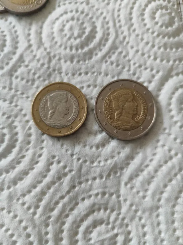 Lote 2 Monedas Letonia 1 y 2 Euros