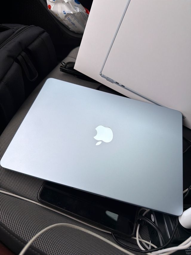 MacBook Air 13 pulgadas Apple Gris/Plata 2025