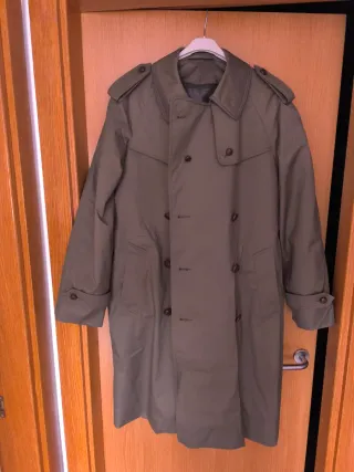 NUEVA A ESTRENAR Gabardina militar