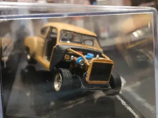 Replica Chevrolet Fleetline Fate Fast & Furious in scala 1/43, colore beige, porte e cofano aperti