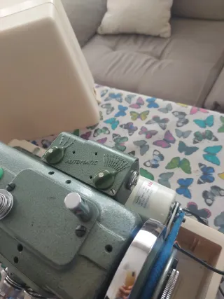 Máquina de coser Refrey transforma 427.