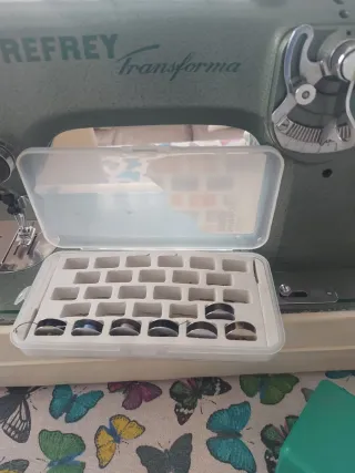 Máquina de coser Refrey transforma 427.