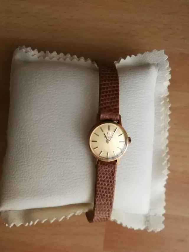 Orologio Omega donna vintage oro