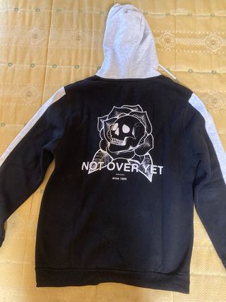 Sudadera negra con capucha Bershka