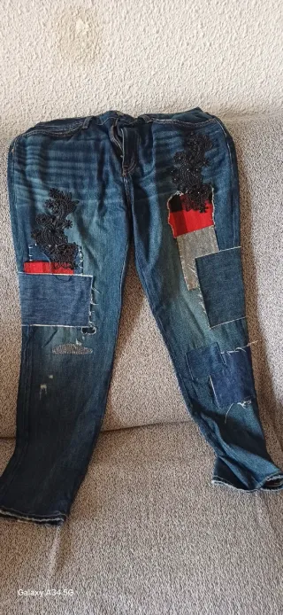 Pantalón vaquero patchwork