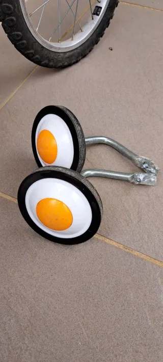 Bicicleta infantil Decathlon 14 azul y blanca