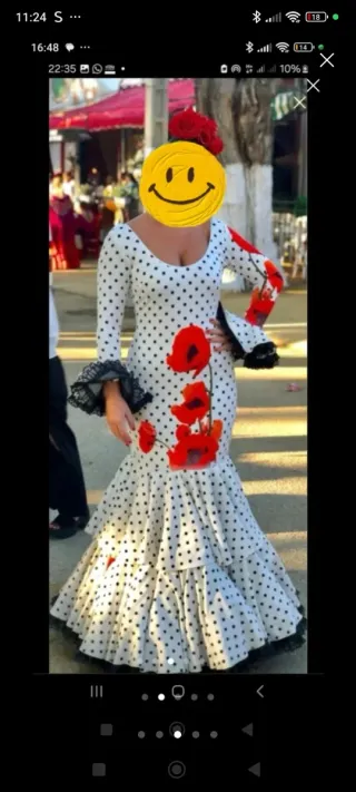 Traje de flamenca blanco con lunares rojos