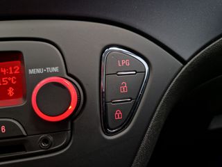 Opel Corsa 1.4 Selective 90CV GLP