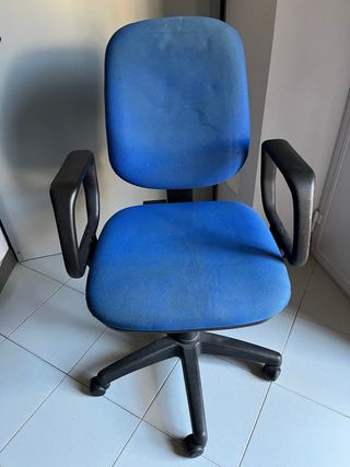 Sedia da ufficio girevole con rotelle