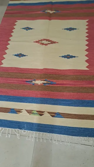 Tappeto tessuto beige, blu, marrone, rosa