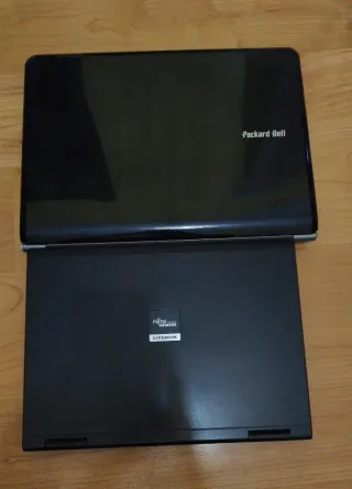 Portátiles Packard Bell y Fujitsu Siemens para pie
