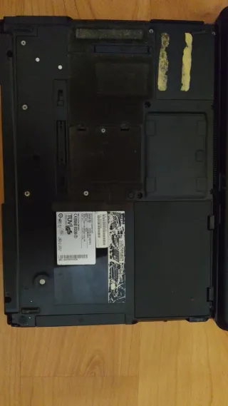 Portátiles Packard Bell y Fujitsu Siemens para pie