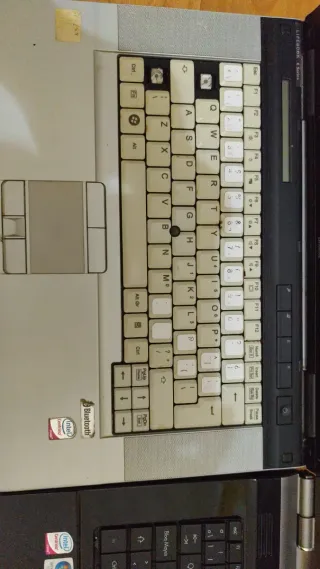 Portátiles Packard Bell y Fujitsu Siemens para pie