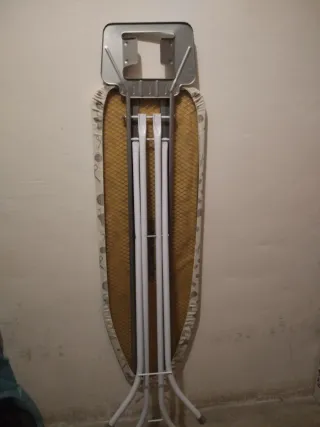 Tabla de planchar con soporte