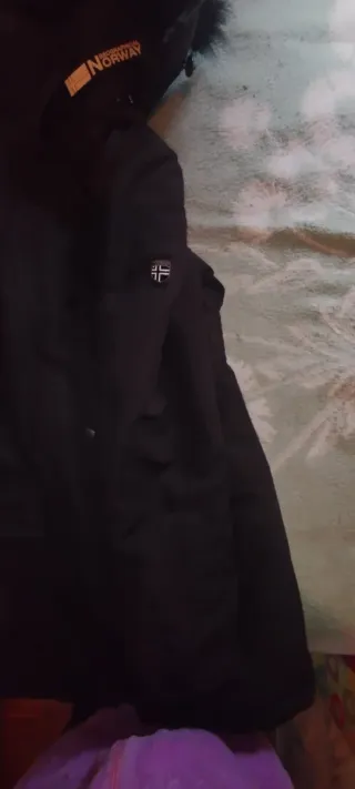 Parka Norway Negra con Capucha