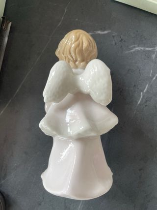 Angelo rosa bianco in porcellana