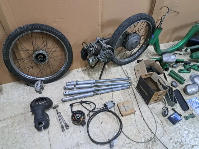 Lote recambios y piezas Vespino