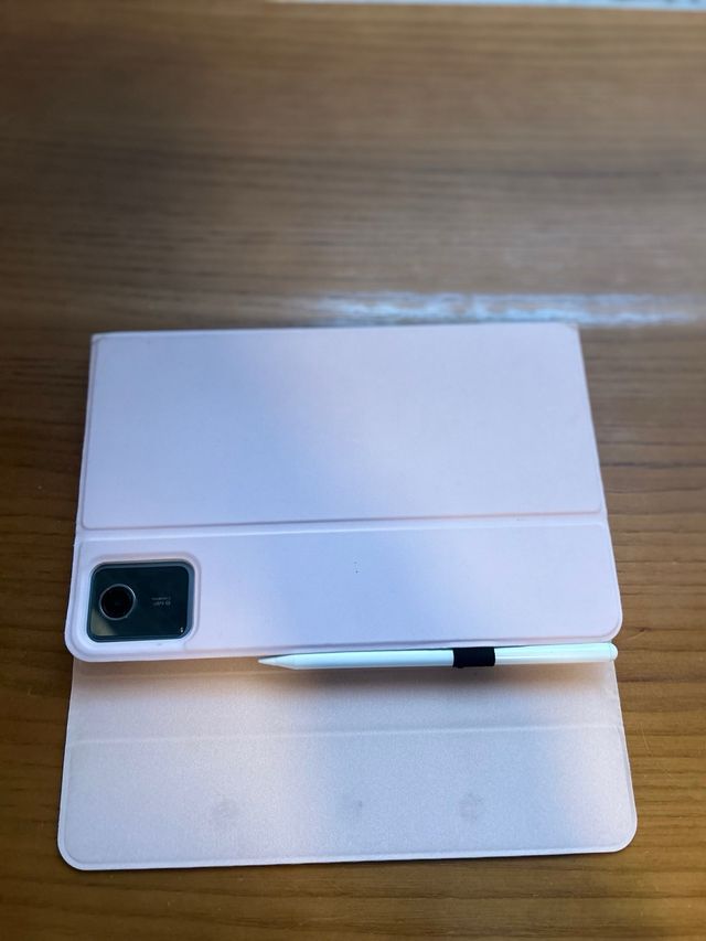 Tablet Lenovo M11 con funda y teclado