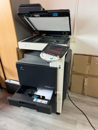Impresora Konica Minolta Bizhub C220