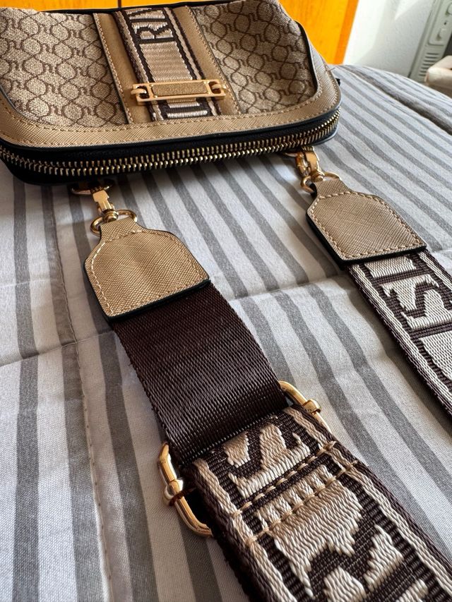 Bandolera River Island beige y marrón