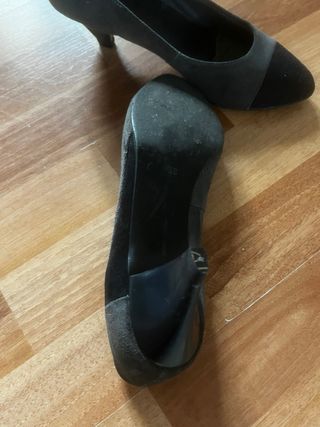 Zapatos de ante tacón discreto