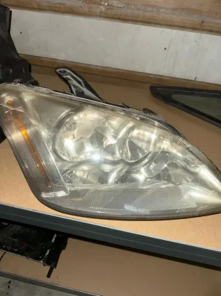 Parachoques Ford T-Max