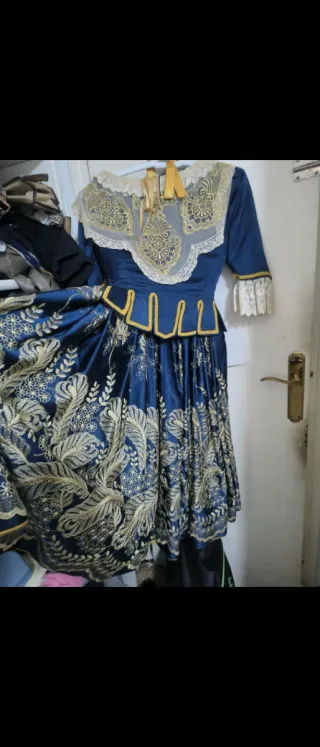Traje de Fallera azul y dorado
