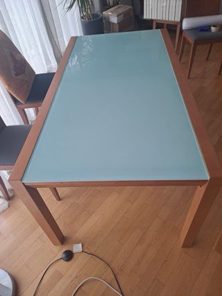 Mesa de comedor cristal y madera